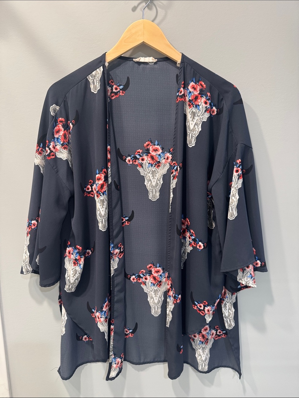 Altar’d State grey, southwestern print kimono, small
